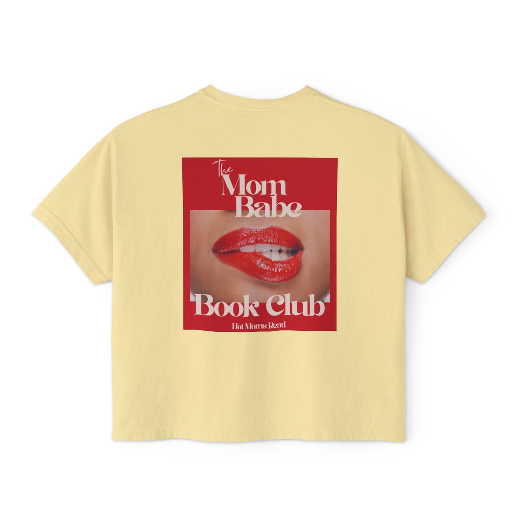 Mom Babe Book Club - Hot Moms Read Graphic Crop Tee