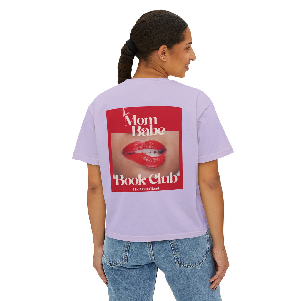 Mom Babe Book Club - Hot Moms Read Graphic Crop Tee